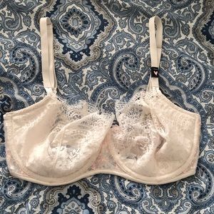 Victoria’s Secret Dream Angels lace bra